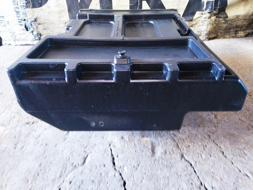 ящик инструментальный б/у - 1